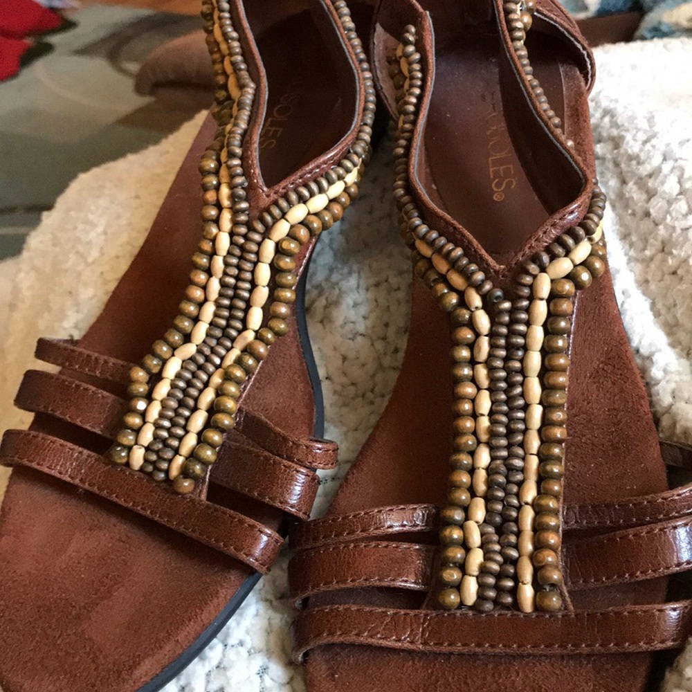 Aerosoles brown sandals -soft sole & zip up back